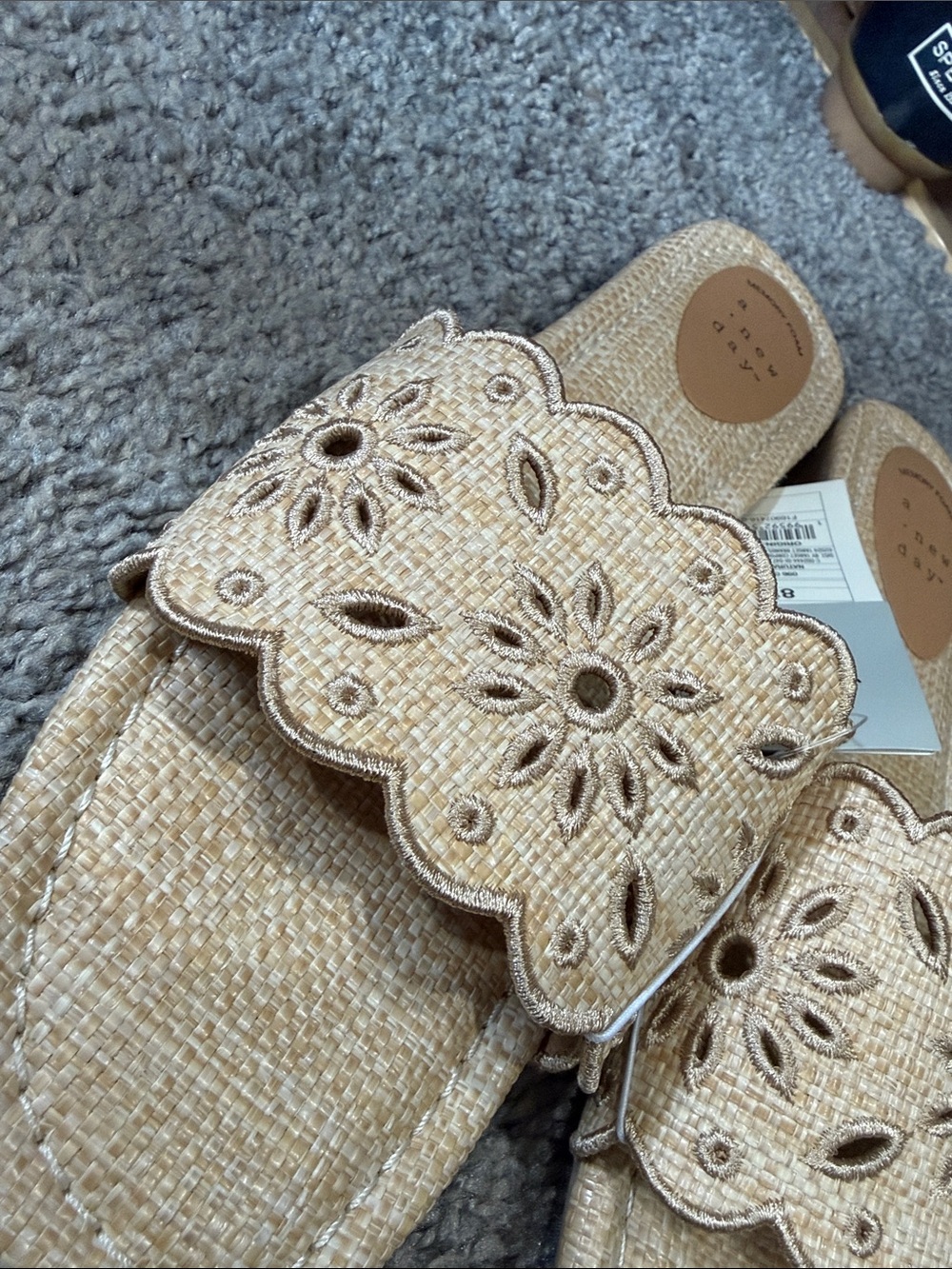 New with tags A New Day Nwt 8.5 Eyelet Rattan Slides boho vacation - Picture 7 of 7